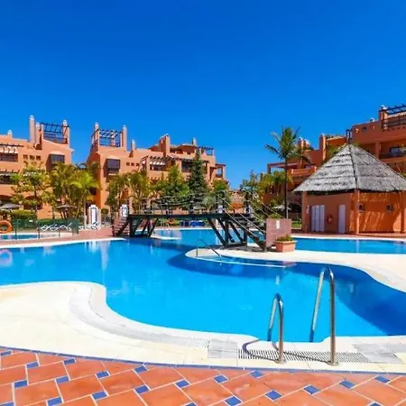 Marbella I Beachside And Extra Spacious, Next To Marriott Playa Andaluza, Private Heated Jacuzzi, 6 Swimming Pools, Gym, Padel & Tennis *